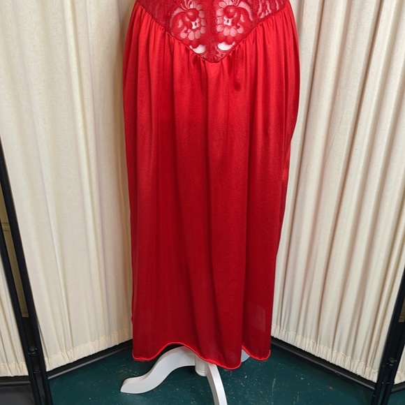 70’S VINTAGE- GORGEOUS RED SLIP GOWN LACE DRESS - Picture 4 of 11